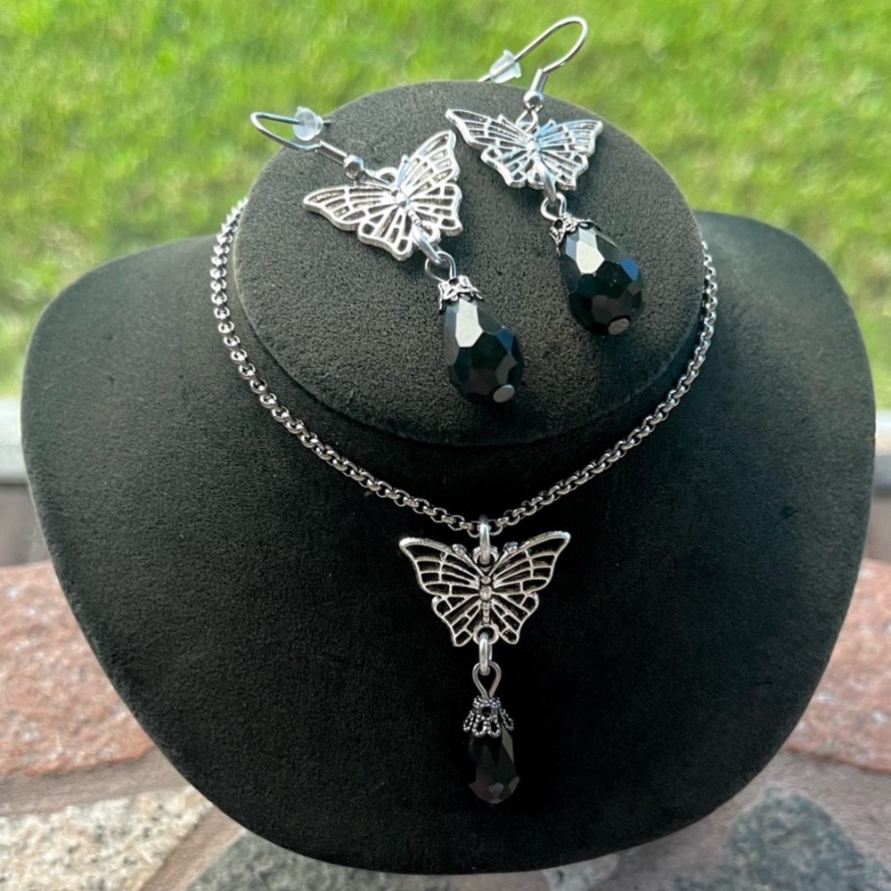 Butterfly Set with black austrian crystals ( necklace & matching earrings ) boho - Picture 3 of 13